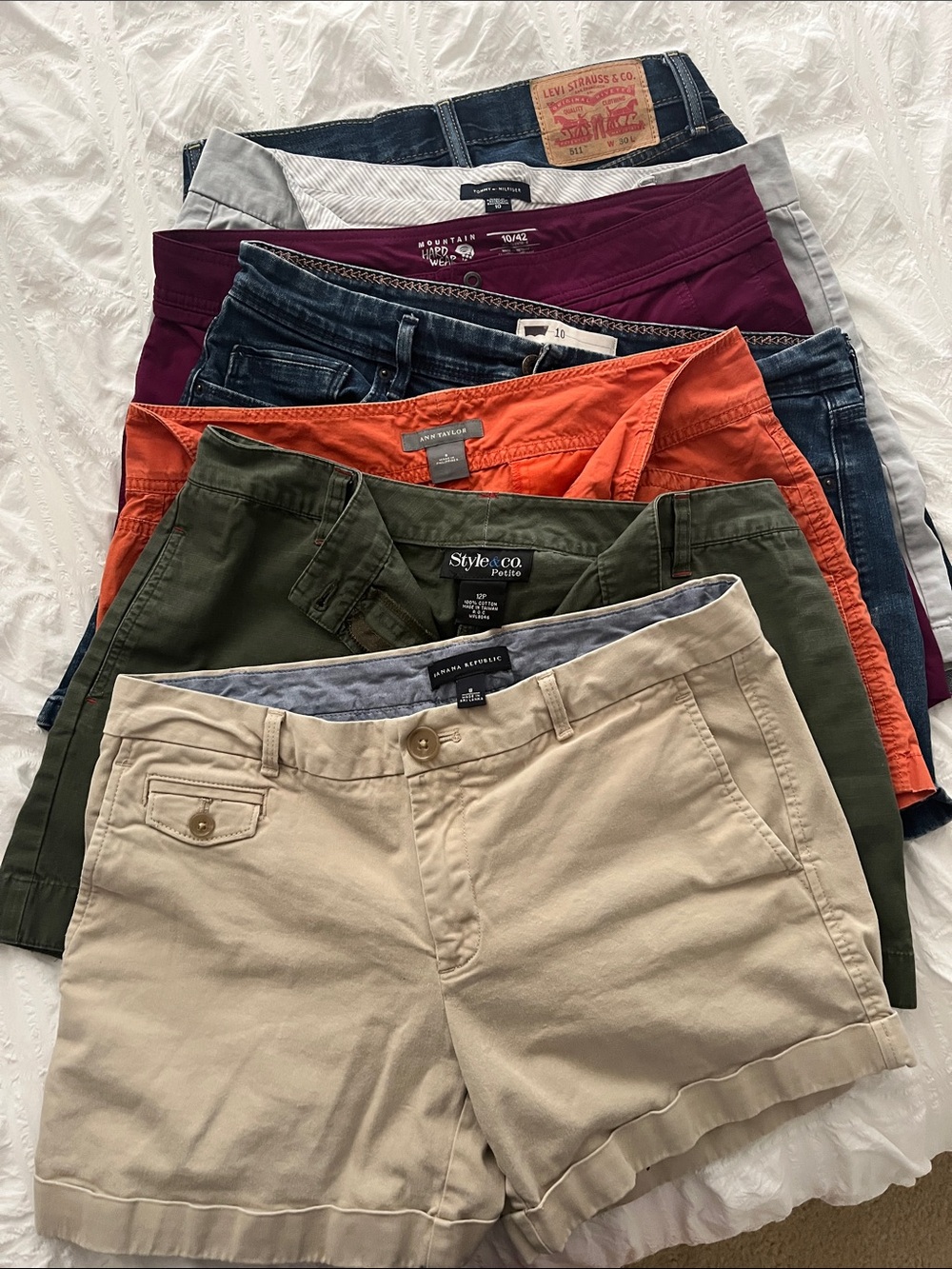 Women shorts (Banana Republic, Levi, Tommy, etc)